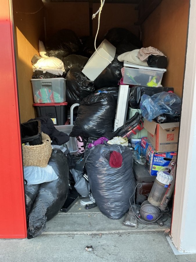 6 x 10 storage unit in Sacramento, CA