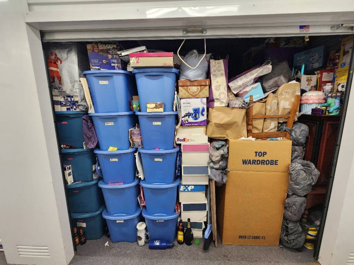 10 x 20 storage unit in Schaumburg, IL