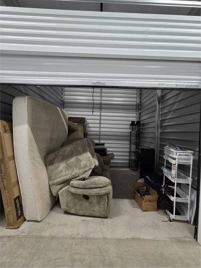 10 x 10 storage unit in Albuquerque, NM