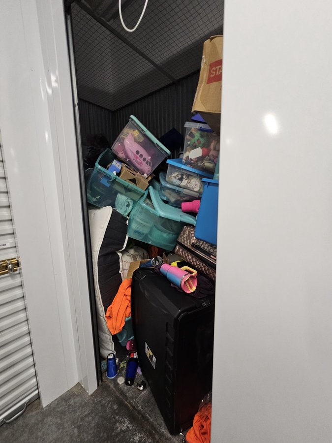 4 x 10 storage unit in Orlando, FL