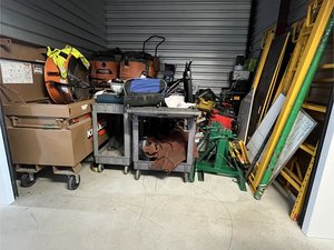10 x 10 unit in Austin