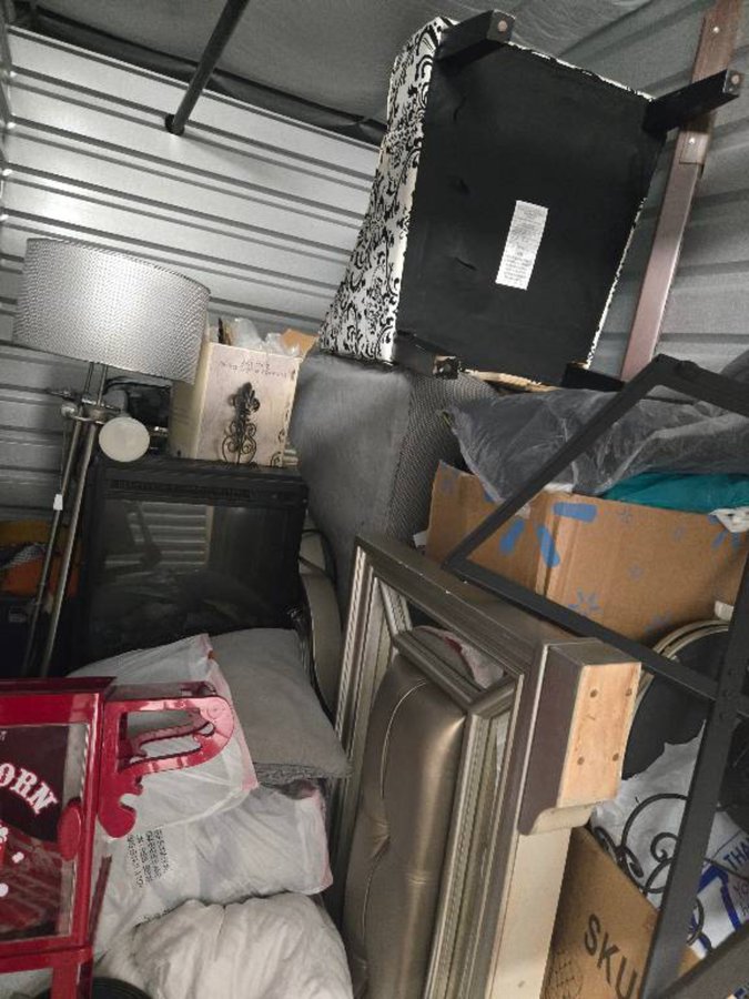 5 x 10 storage unit in Dallas, TX
