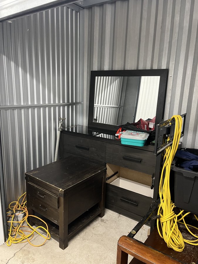 10 x 5 storage unit in Willoughby, OH