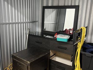 10 x 5 unit in Willoughby