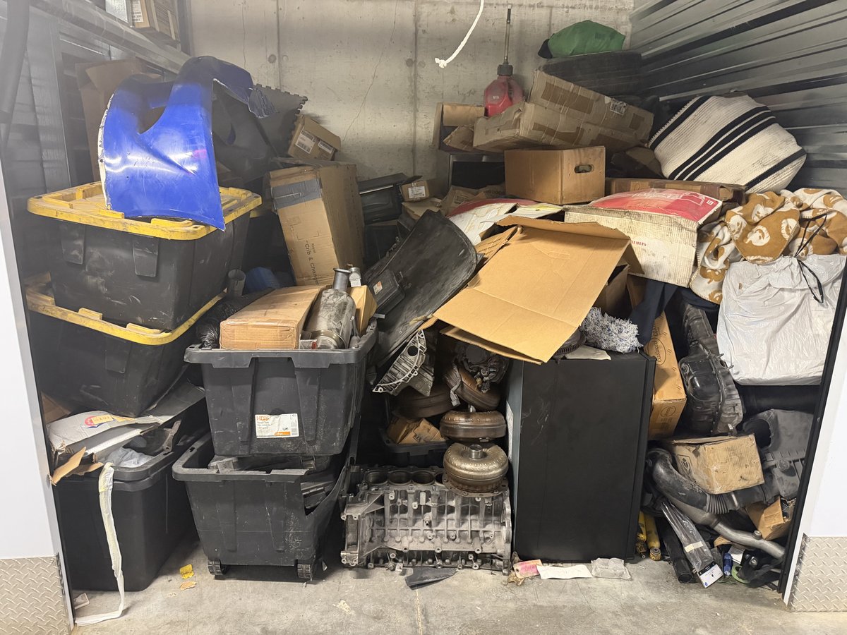 9 x 10 storage unit in Deer Park, NY