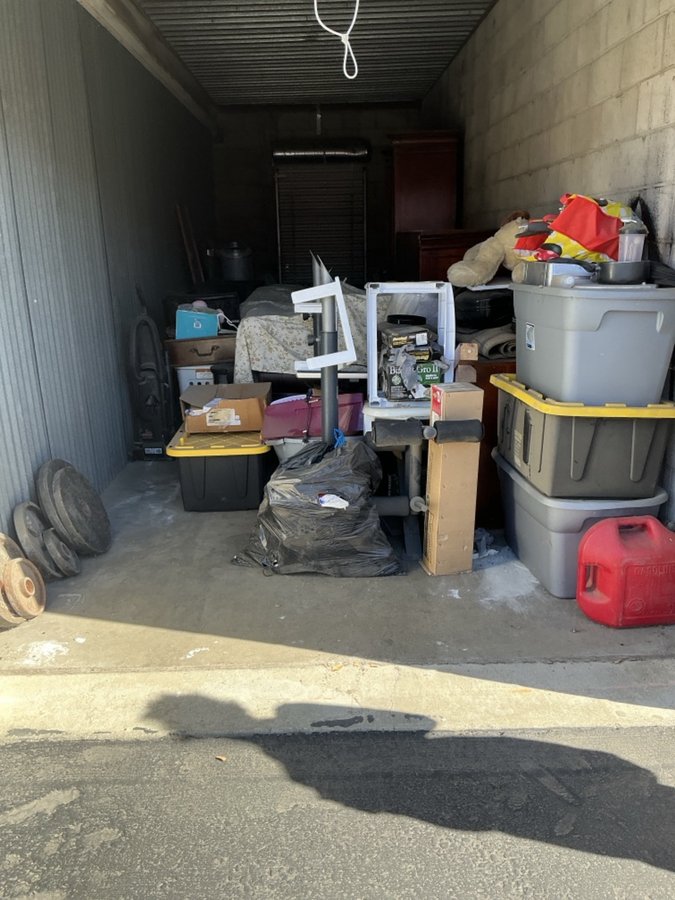 9 x 27 storage unit in Sacramento, CA