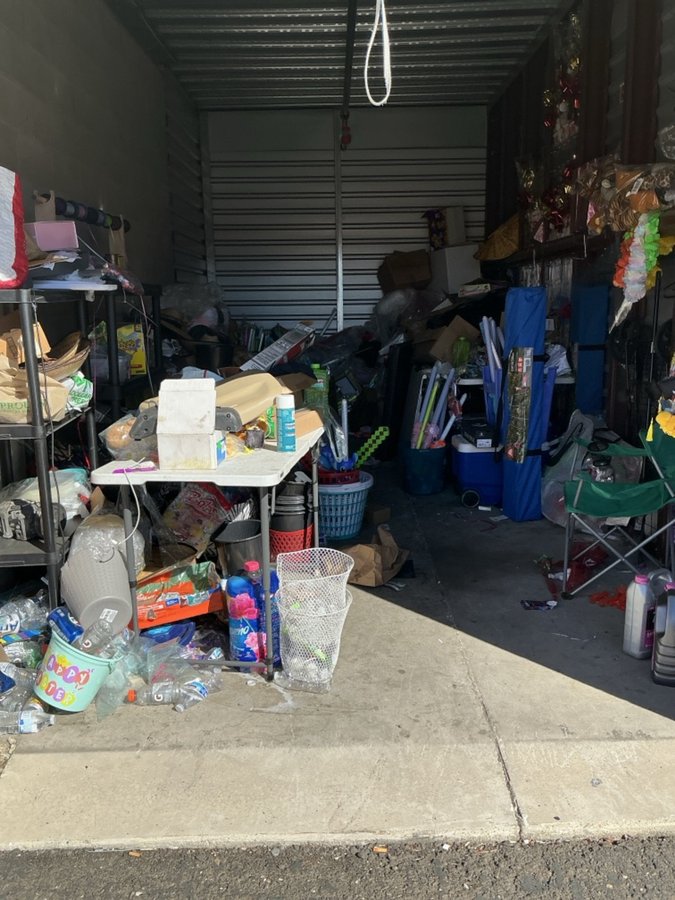 10 x 20 storage unit in Sacramento, CA