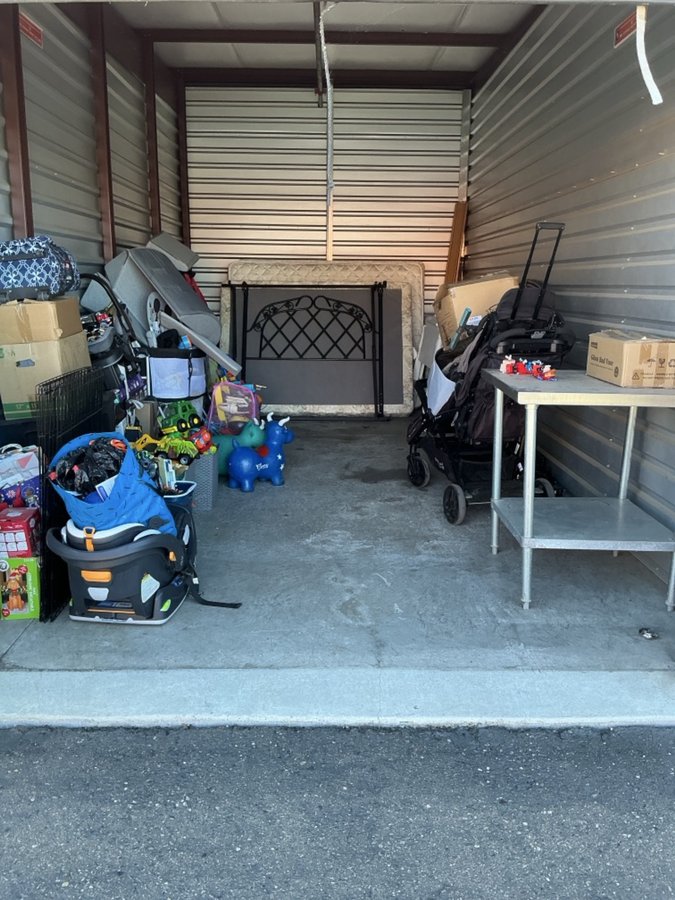 10 x 20 storage unit in Sacramento, CA