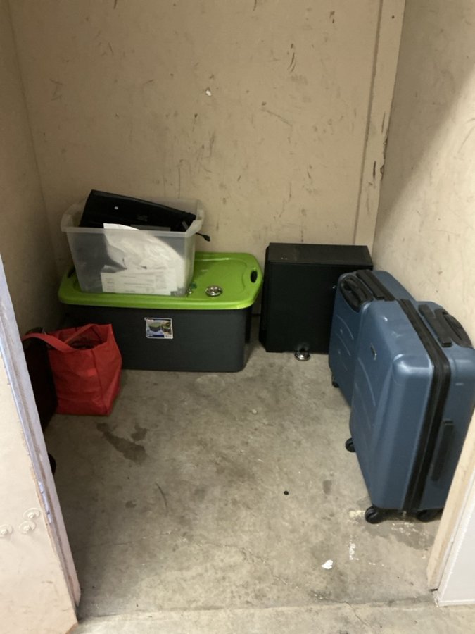 5 x 5 storage unit in Sacramento, CA