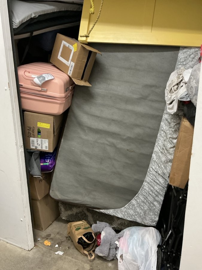 10 x 10 storage unit in Sacramento, CA