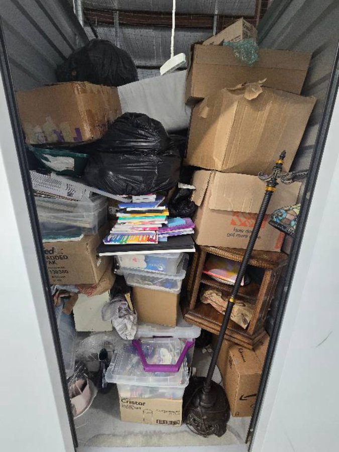 5 x 10 storage unit in Clearwater, FL