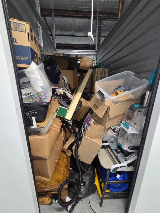 5 x 10 storage unit in Clearwater, FL
