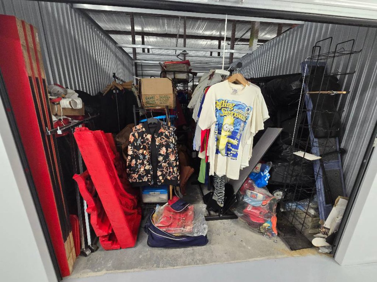 10 x 15 storage unit in Clearwater, FL