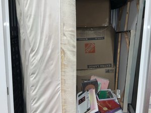 5 x 5 unit in Hawthorne