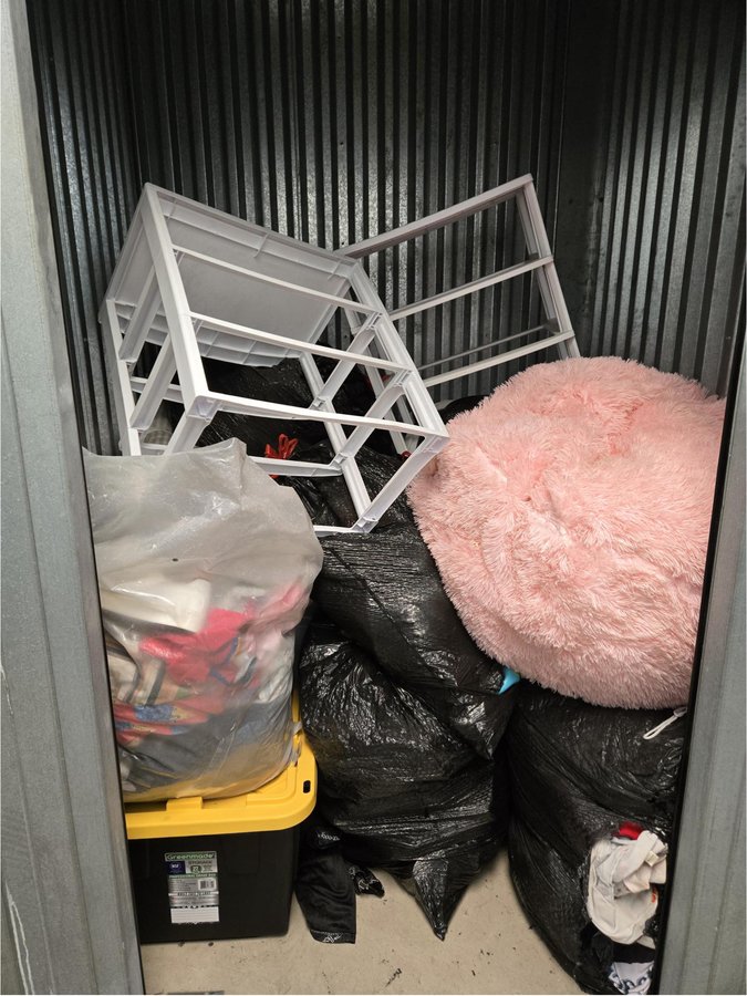 5 x 5 storage unit in Lancaster, CA