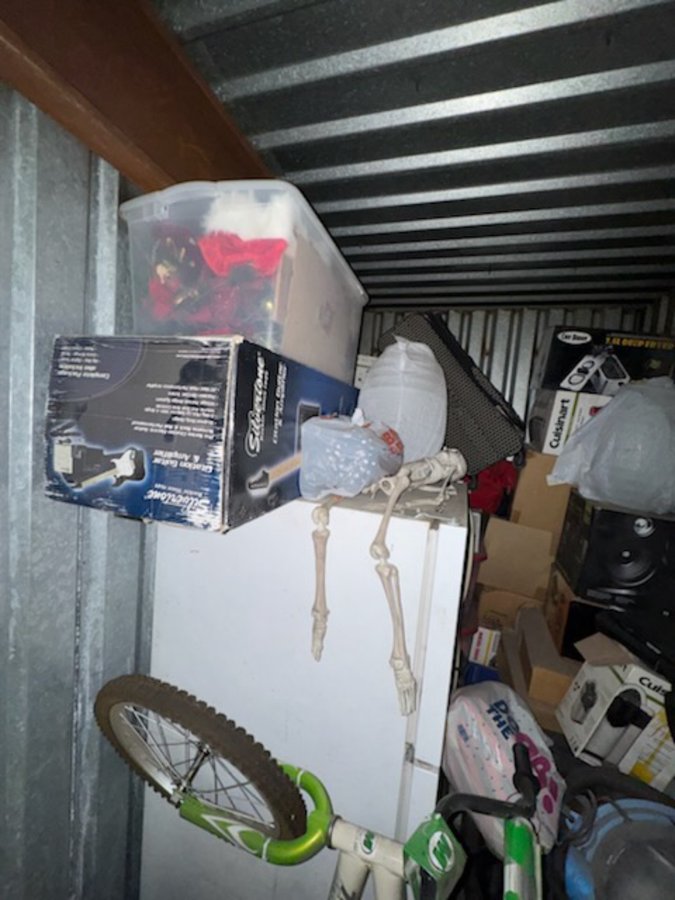 5 x 8 storage unit in Panorama City, CA