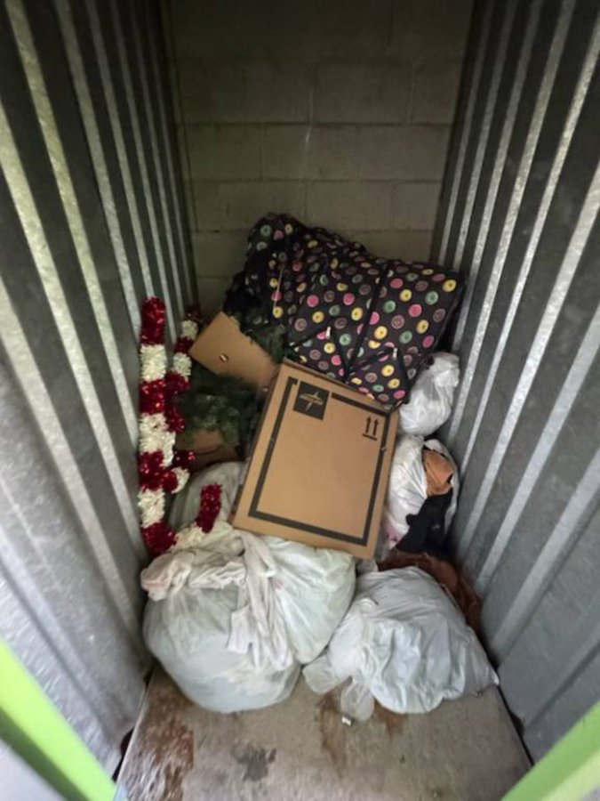 4 x 5 storage unit in Panorama City, CA
