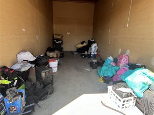 10 x 20 unit in Sparks