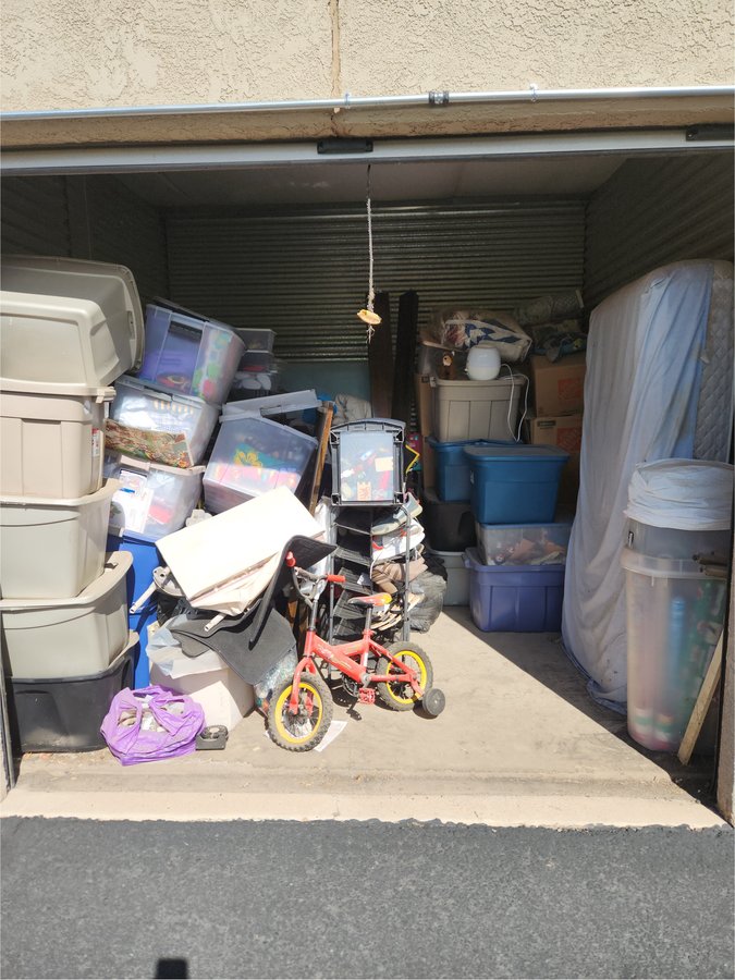 10 x 10 storage unit in Glendale, AZ