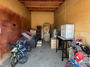 10 x 20 unit in Sparks