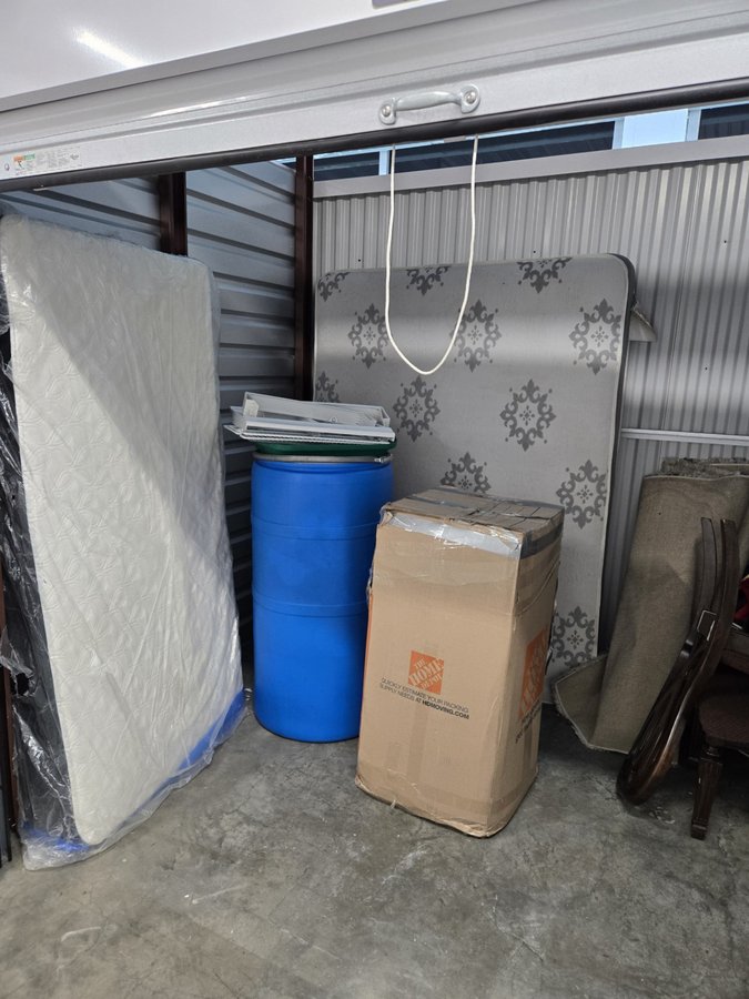 10 x 7 storage unit in Irvington, NJ