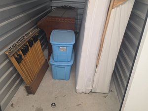 5 x 10 unit in New London