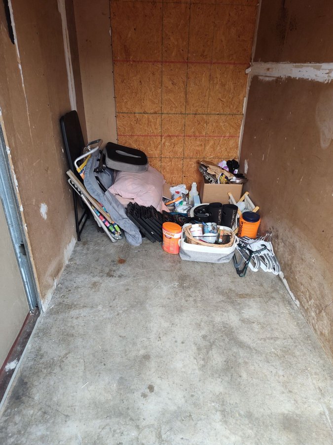 5 x 10 storage unit in Tampa, FL