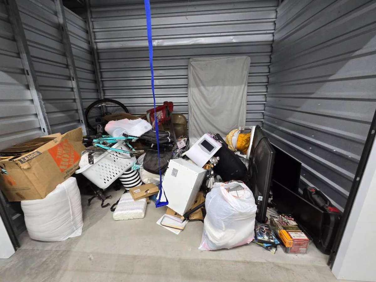 10 x 7 storage unit in Tolleson, AZ