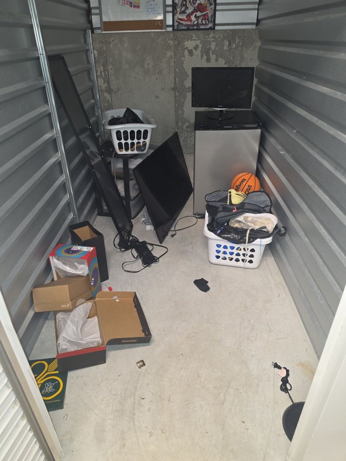 5 x 10 storage unit in New London, CT