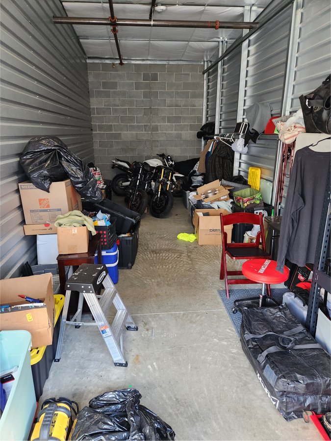 10 x 30 storage unit in Covington, WA
