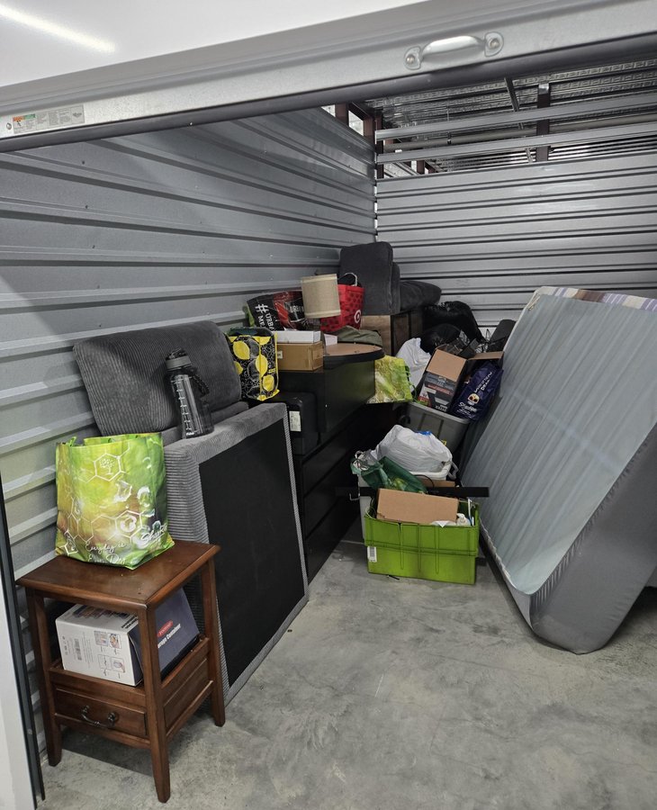 10 x 15 storage unit in Irvington, NJ