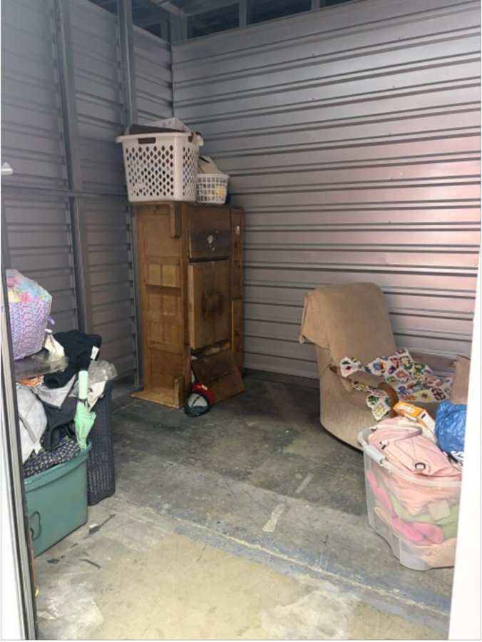 10 x 10 storage unit in Portland, OR
