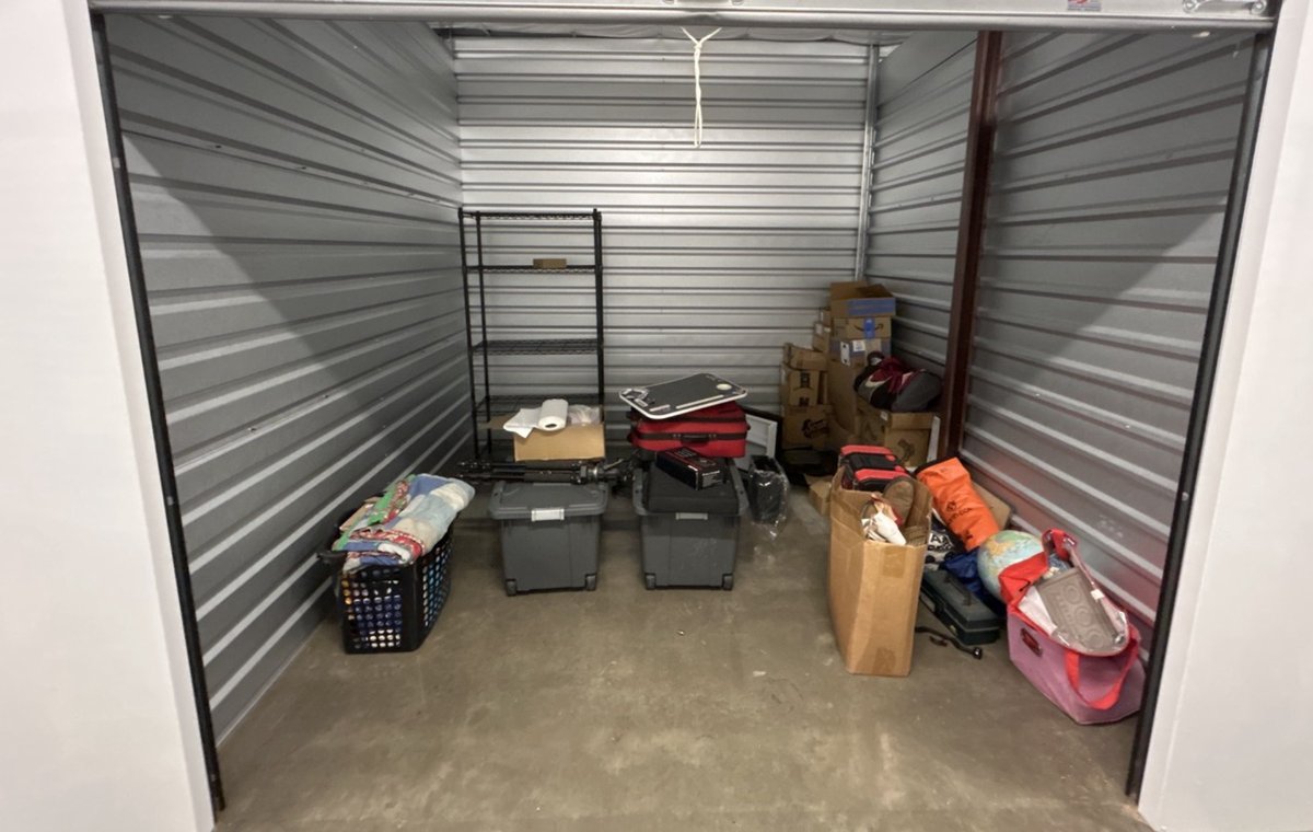10 x 10 storage unit in Zephyrhills, FL
