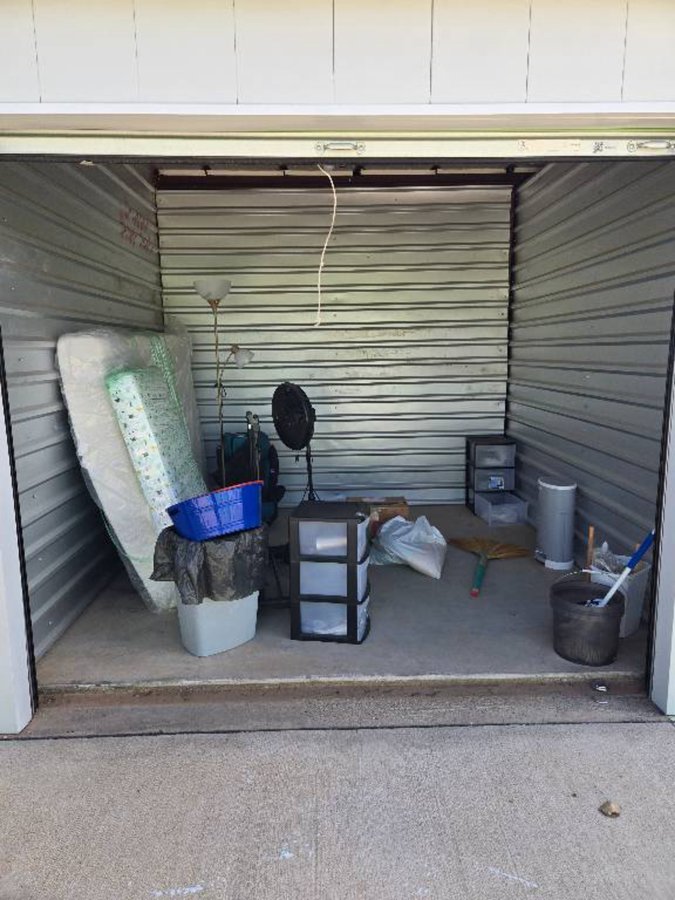 10 x 10 storage unit in Oklahoma City, OK