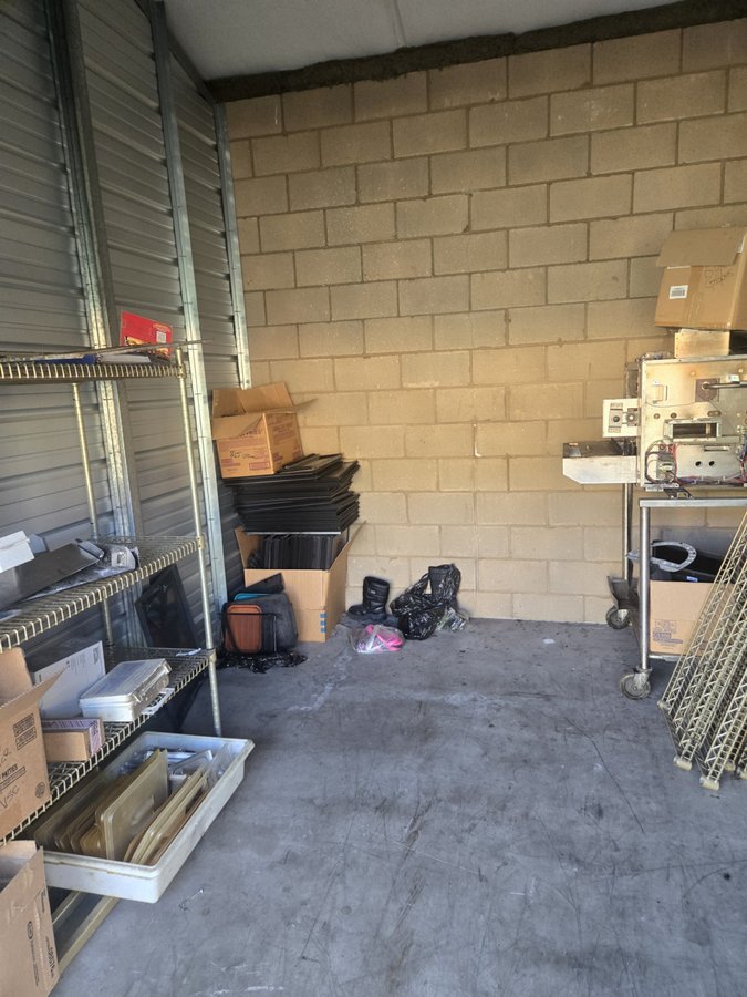 10 x 15 storage unit in Santa Rosa, CA