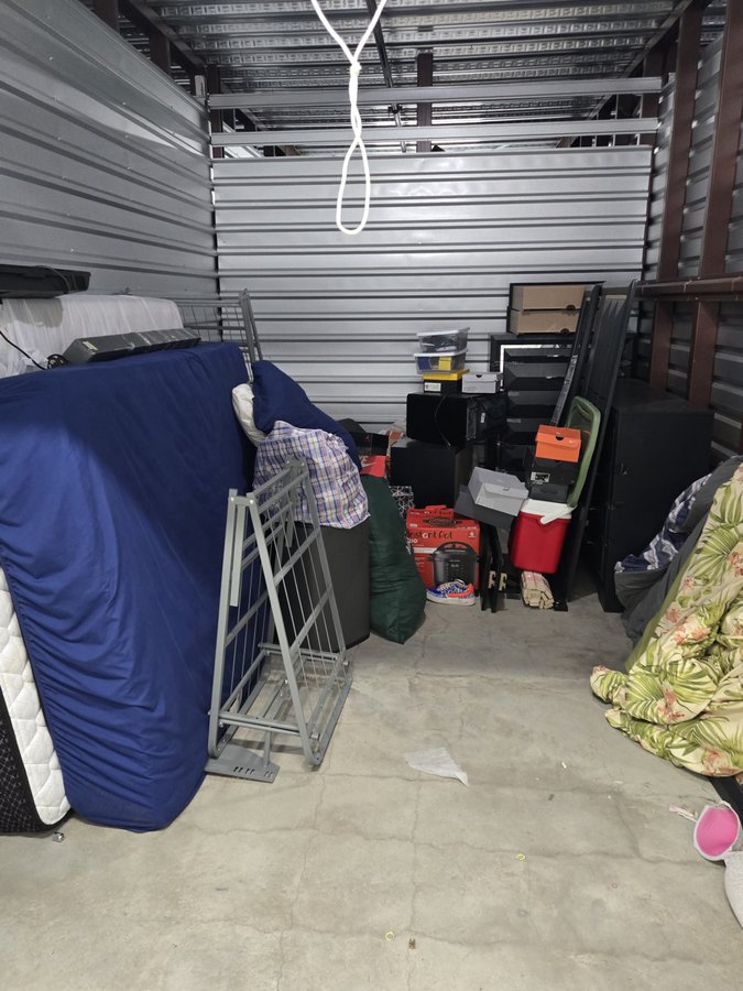 10 x 15 storage unit in Irvington, NJ