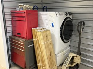 10 x 5 unit in Clarksville