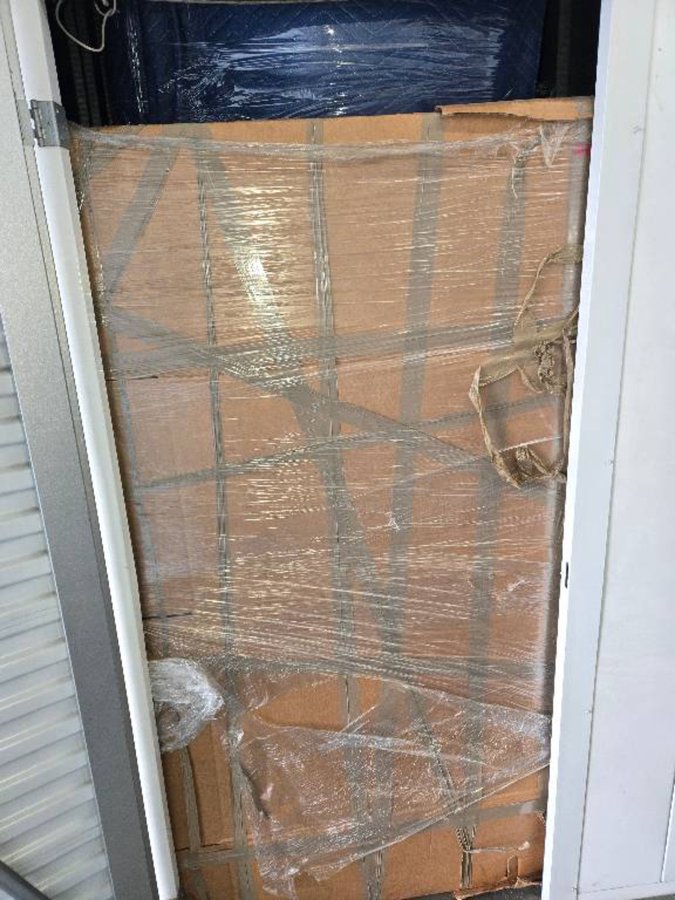 5 x 11 storage unit in Van Nuys, CA