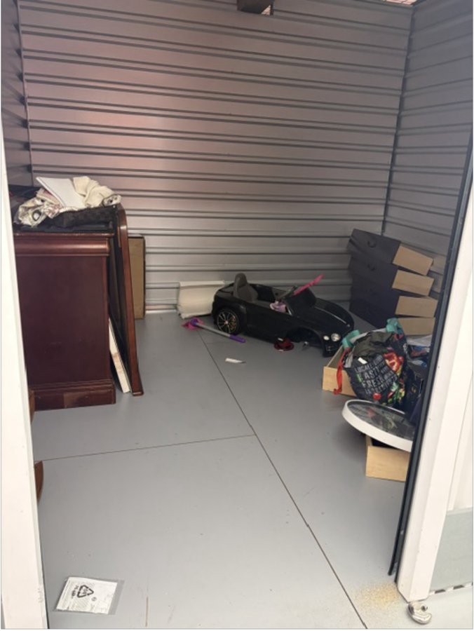 10 x 10 storage unit in Portland, OR