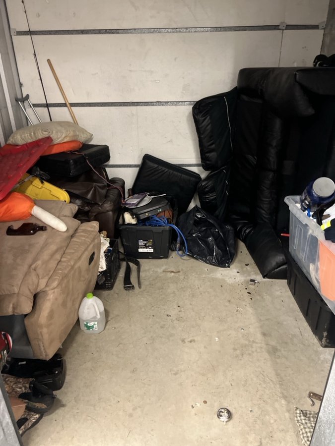 10 x 10 storage unit in Nesconset, NY