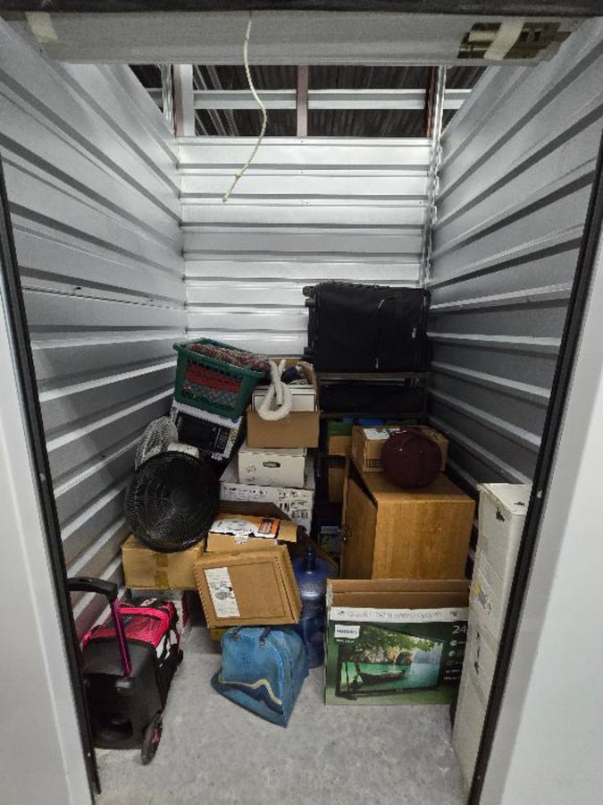 5 x 5 storage unit in Thonotosassa, FL