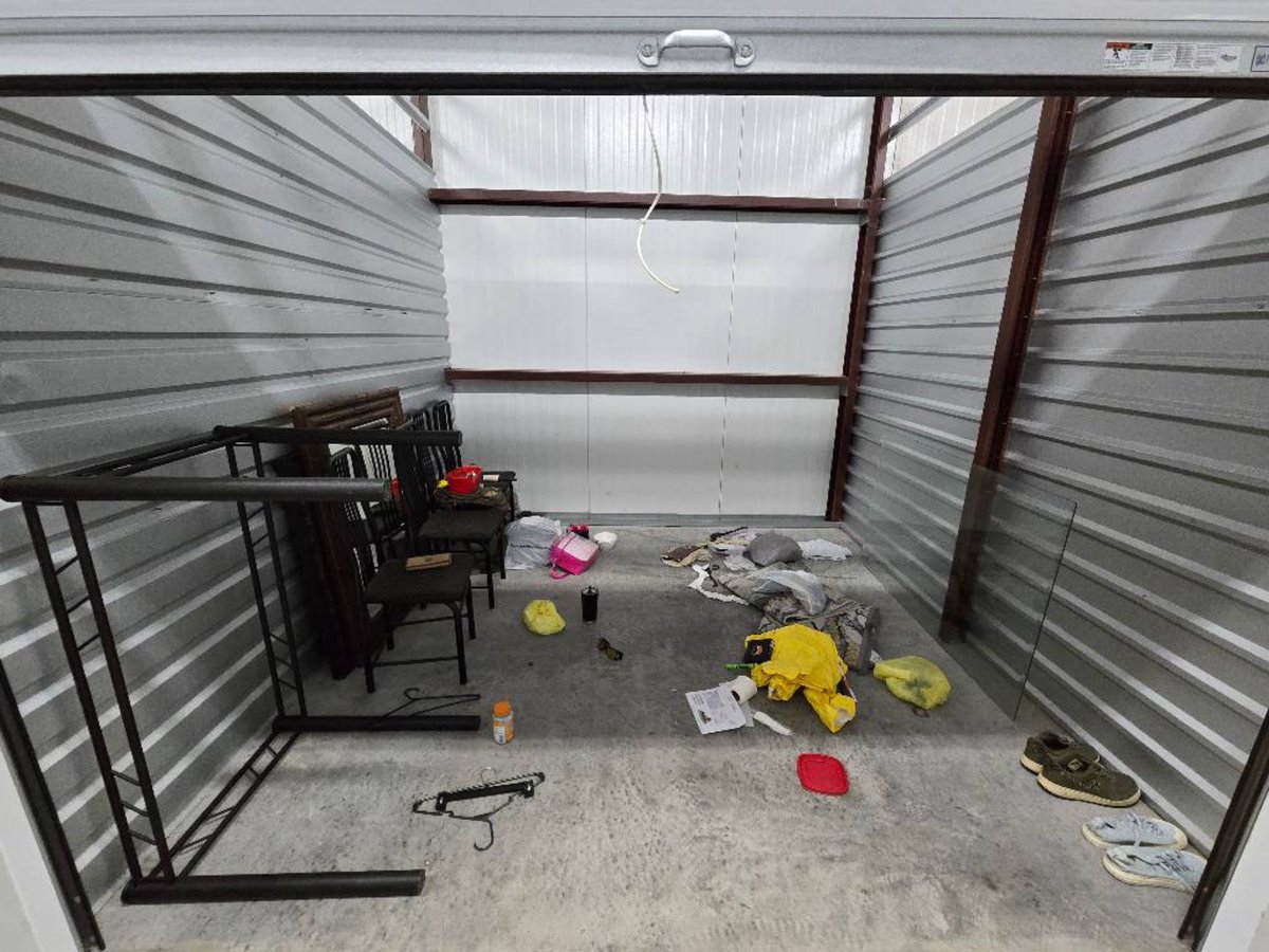10 x 10 storage unit in Thonotosassa, FL