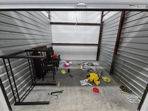 10 x 10 unit in Thonotosassa