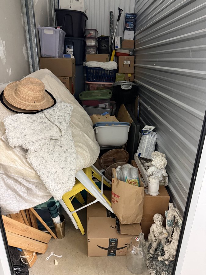 10 x 5 storage unit in Shelton, WA
