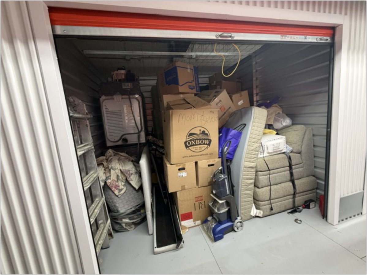 10 x 10 storage unit in Portland, OR