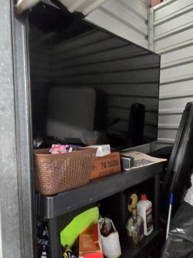 5 x 10 storage unit in East Tampa, FL