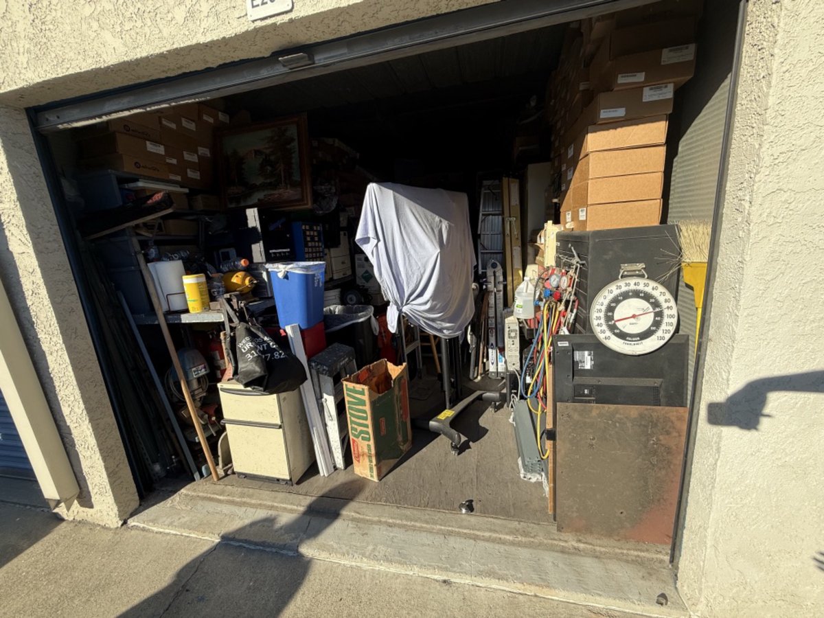 10 x 25 storage unit in Arcadia, CA
