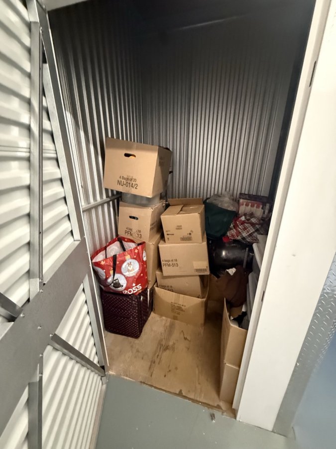 5 x 5 storage unit in Montebello, CA