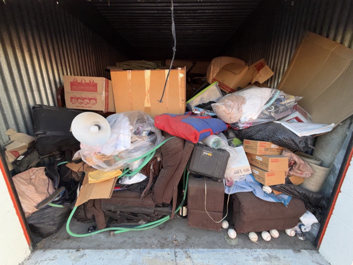 10 x 20 storage unit in Canoga Park, CA