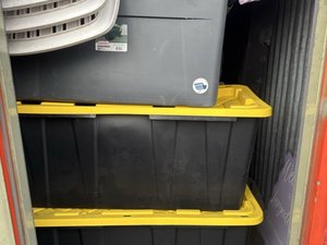 5 x 10 unit in Canoga Park